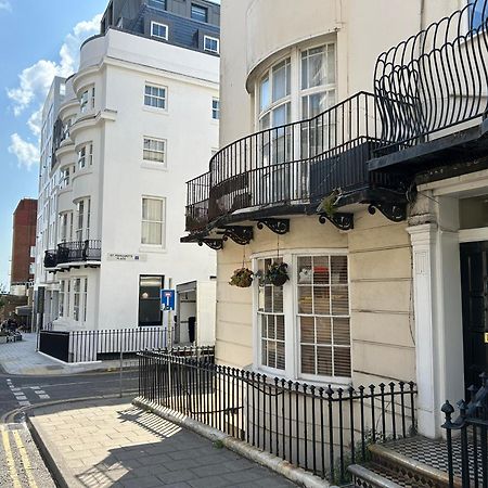 Two Top Central Beach Studios - Also Separate Spa Cabin And Watersports Brighton Екстер'єр фото