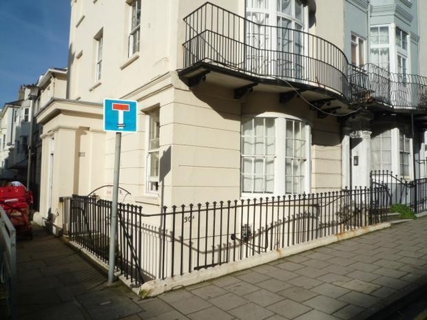 Two Top Central Beach Studios - Also Separate Spa Cabin And Watersports Brighton Номер фото