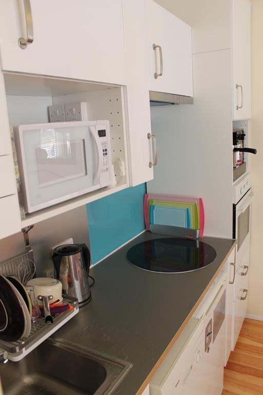 Two Top Central Beach Studios - Also Separate Spa Cabin And Watersports Brighton Номер фото