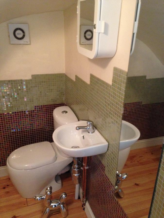 Two Top Central Beach Studios - Also Separate Spa Cabin And Watersports Brighton Номер фото