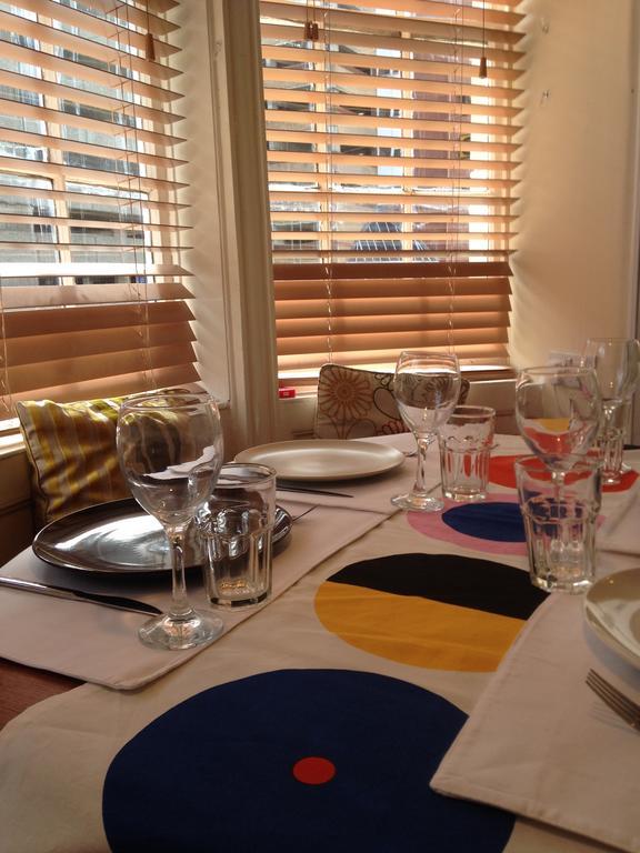 Two Top Central Beach Studios - Also Separate Spa Cabin And Watersports Brighton Номер фото